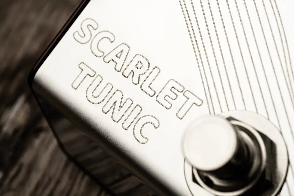 Scarlet Tunic Analog Amp Emulator Pedal Para Guitarra